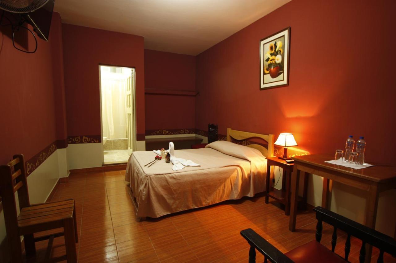 Hotel Colonial Trujillo Exterior photo