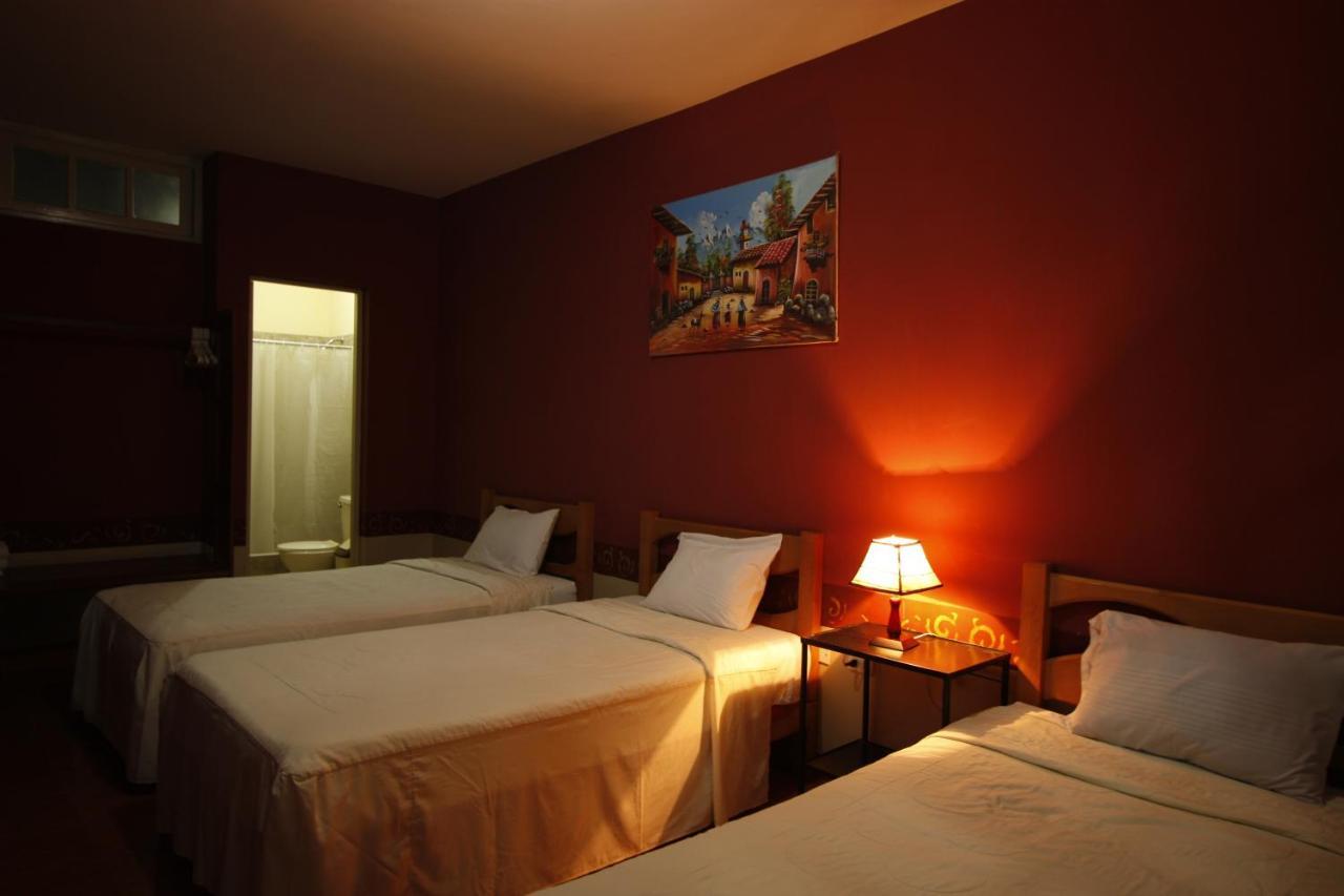 Hotel Colonial Trujillo Exterior photo